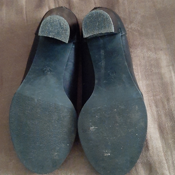 Black heels - Picture 4 of 5